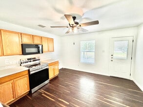 12924 Kingsgate Dr in Rhome, TX - Building Photo - Building Photo