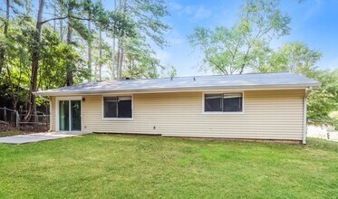 521 Post Oak Rd in Jonesboro, GA - Building Photo - Building Photo