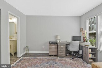 1 Bentmoor Ct in Sterling, VA - Building Photo - Building Photo