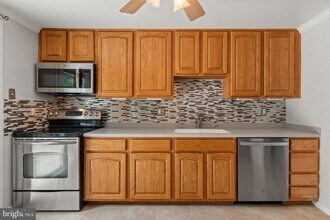 2504 Tatnuck Ct in Herndon, VA - Building Photo - Building Photo