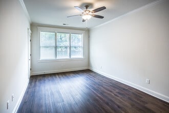 Parkway Place Apartments in Memphis, TN - Foto de edificio - Interior Photo