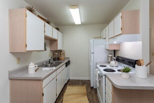 Treybrooke Village Apartments in Greensboro, NC - Building Photo