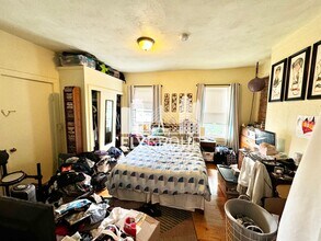 16 Flint St, Unit 16-2 in Somerville, MA - Building Photo - Building Photo