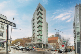 467 KEAP ST in Brooklyn, NY - Foto de edificio - Building Photo