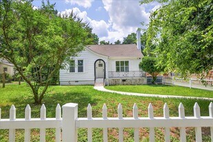 717 E Tennessee St in Tallahassee, FL - Building Photo