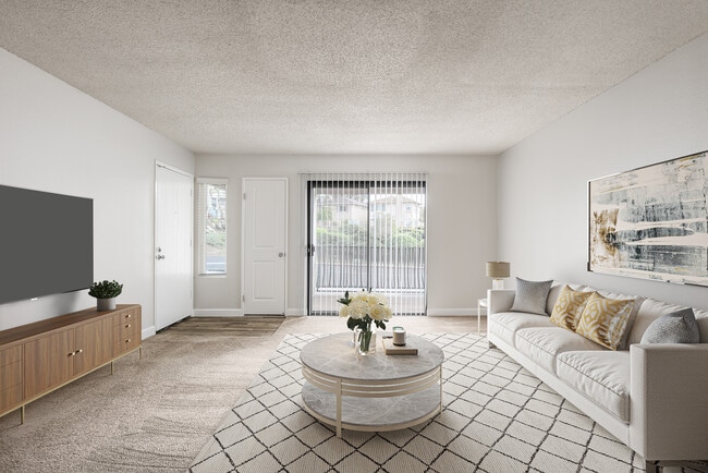 Creekside Village Apartments in Escondido, CA - Building Photo - Building Photo