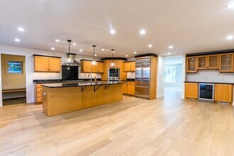 6832 122nd Ave NE in Kirkland, WA - Building Photo - Building Photo