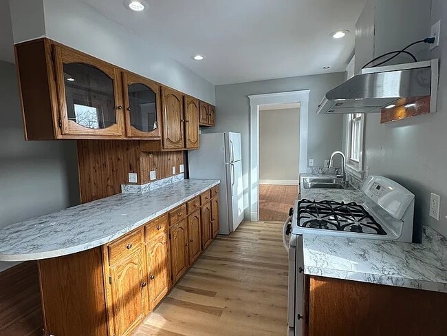 73 Sachem St, Unit 2