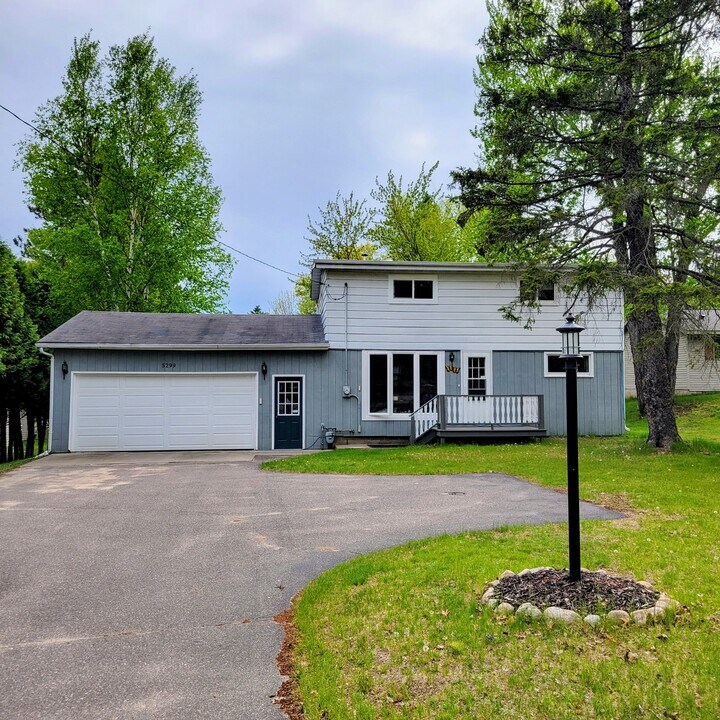 5299 Sandy Loop in Rhinelander, WI - Building Photo