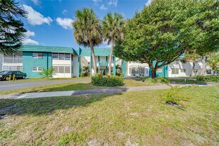 2271 NW 47th Terrace in Lauderhill, FL - Building Photo