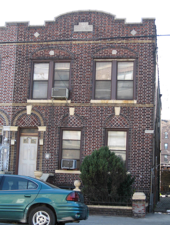 476 E 98th St in Brooklyn, NY - Foto de edificio