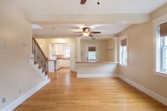 51 Kingston Ave in Newport, RI - Building Photo - Building Photo