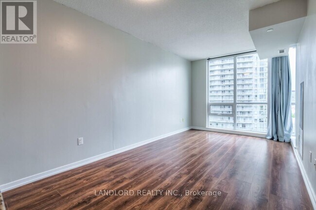 62-962 Forest Manor Rd in Toronto, ON - Building Photo - Building Photo