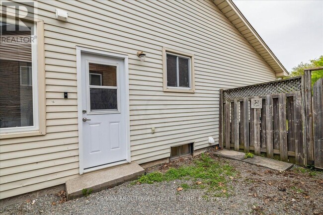 7 Dianne Dr in St Catharines, ON - Building Photo - Building Photo