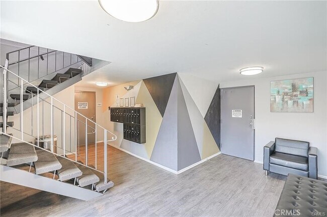 4406 Cahuenga Blvd, Unit 107 in Los Angeles, CA - Building Photo - Building Photo