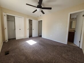 925 Crown Dr in Edmond, OK - Foto de edificio - Building Photo