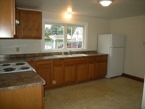 13 Sandy Pine Rd in Templeton, MA - Building Photo - Building Photo