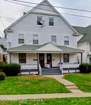 1220 Schlager St in Scranton, PA - Building Photo