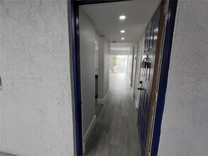 8720 N Sherman Cir in Miramar, FL - Building Photo - Building Photo