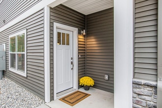 The Summit at Harvey Townhomes in Muskegon, MI - Building Photo - Building Photo