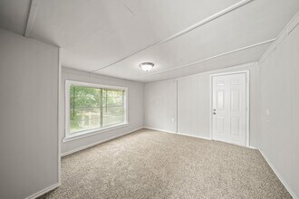 6617 S Lincoln Dr in Hitchcock, TX - Building Photo - Building Photo