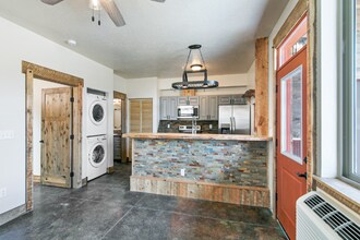 6186 Lay About Ln in Lolo, MT - Foto de edificio - Building Photo