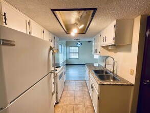 1411 Hi Cir N in Horseshoe Bay, TX - Building Photo - Building Photo