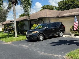 4861 Equestrian Rd in Boynton Beach, FL - Building Photo