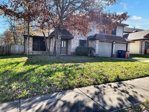 2815 Gettysburg Dr in Austin, TX - Foto de edificio - Building Photo