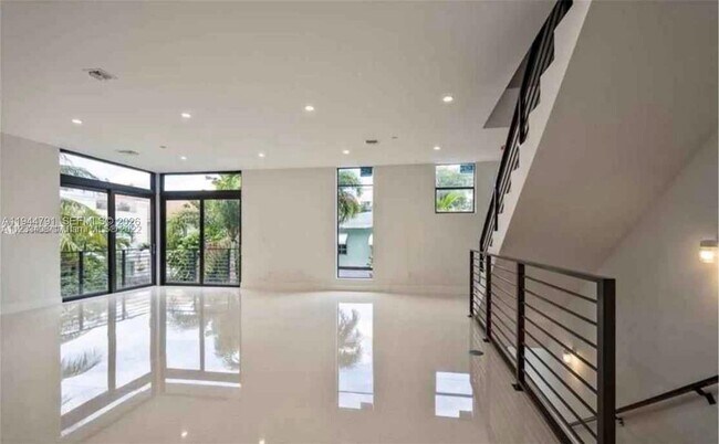 909 NE 16th Terrace in Fort Lauderdale, FL - Building Photo - Building Photo