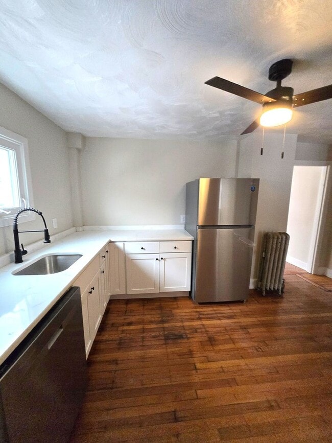 89 Armistice Blvd, Unit Unit 1R in Pawtucket, RI - Building Photo - Building Photo