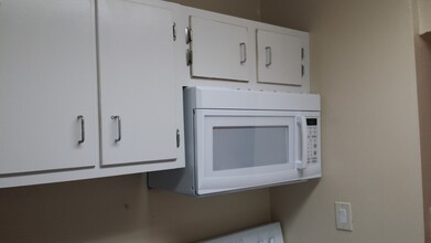 2325 West Pensacola St 113, Unit #113 in Tallahassee, FL - Foto de edificio - Building Photo