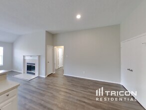 945 Carlin Ln in Burleson, TX - Building Photo - Building Photo