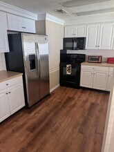 1045 Great Lakes Dr in Naples, FL - Building Photo - Building Photo