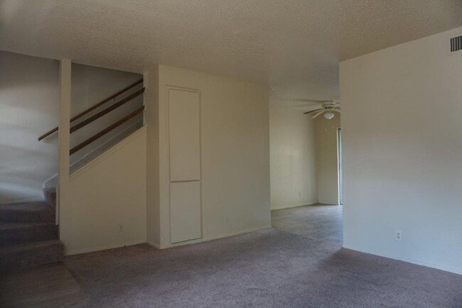 5919 Hidden Valley Trail in Austin, TX - Building Photo - Building Photo