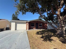 3511 Odom Dr in New Port Richey, FL - Building Photo