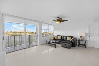 16570 NE 26th Ave in North Miami Beach, FL - Building Photo - Building Photo