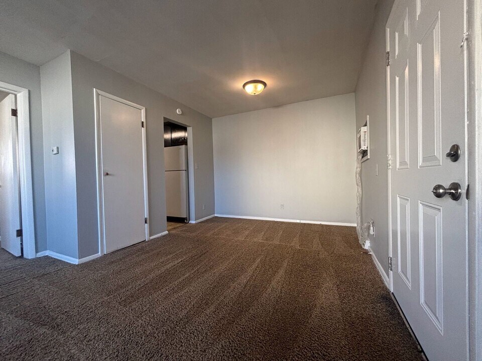 1033 W Washita St-Unit -1 in Springfield, MO - Building Photo