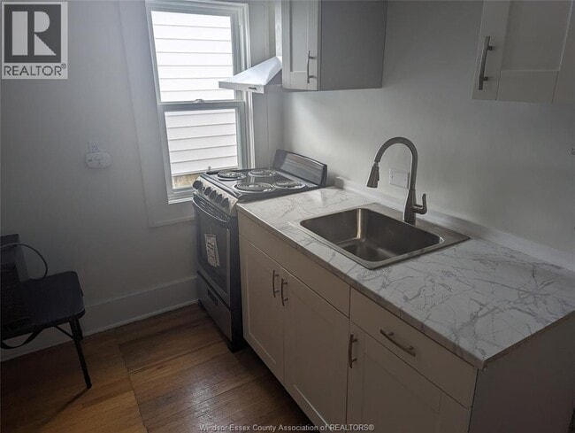 1868 Pillette Rd in Windsor, ON - Building Photo - Building Photo