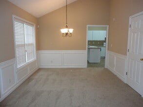 725 Windsor Brook Ln in Lawrenceville, GA - Foto de edificio - Building Photo