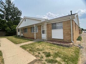 3822 North Sheridan Knolls Court