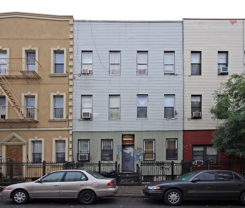 1498 Dekalb Ave in Brooklyn, NY - Foto de edificio