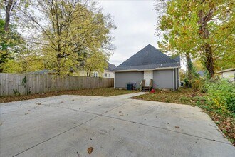 2425 Chamberlain Ave. in Chattanooga, TN - Building Photo - Building Photo