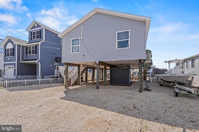 property at 128 E Dory Dr