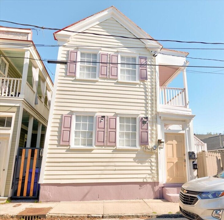 8 Sires St in Charleston, SC - Building Photo