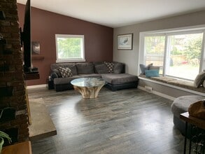 110 Saker Pl in Nanaimo, BC - Building Photo - Building Photo