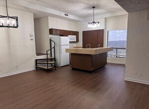 5916 Lago Vista Way in Lago Vista, TX - Building Photo - Building Photo