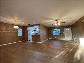 19700 Whispering Pines Rd in Cutler Bay, FL - Building Photo - Building Photo