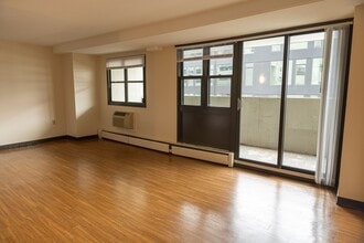 Bayview Towers in Stamford, CT - Foto de edificio - Building Photo