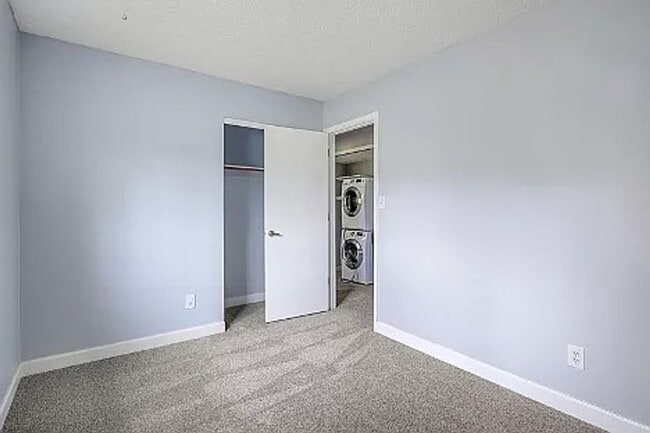 8132 Bold Forbes Ct in Indianapolis, IN - Foto de edificio - Building Photo